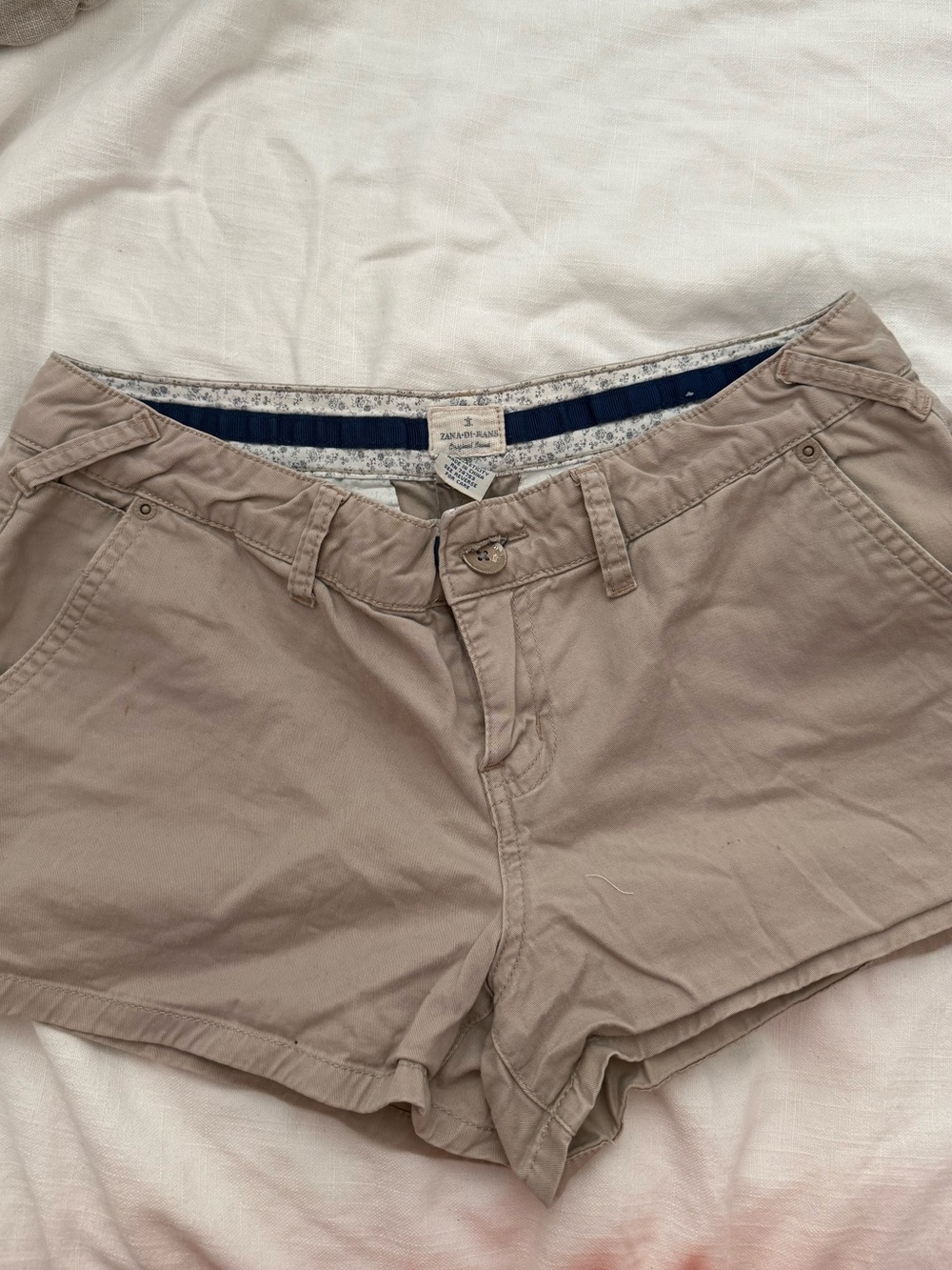 Zana Di Beige/Tan Women's Bermuda Shorts